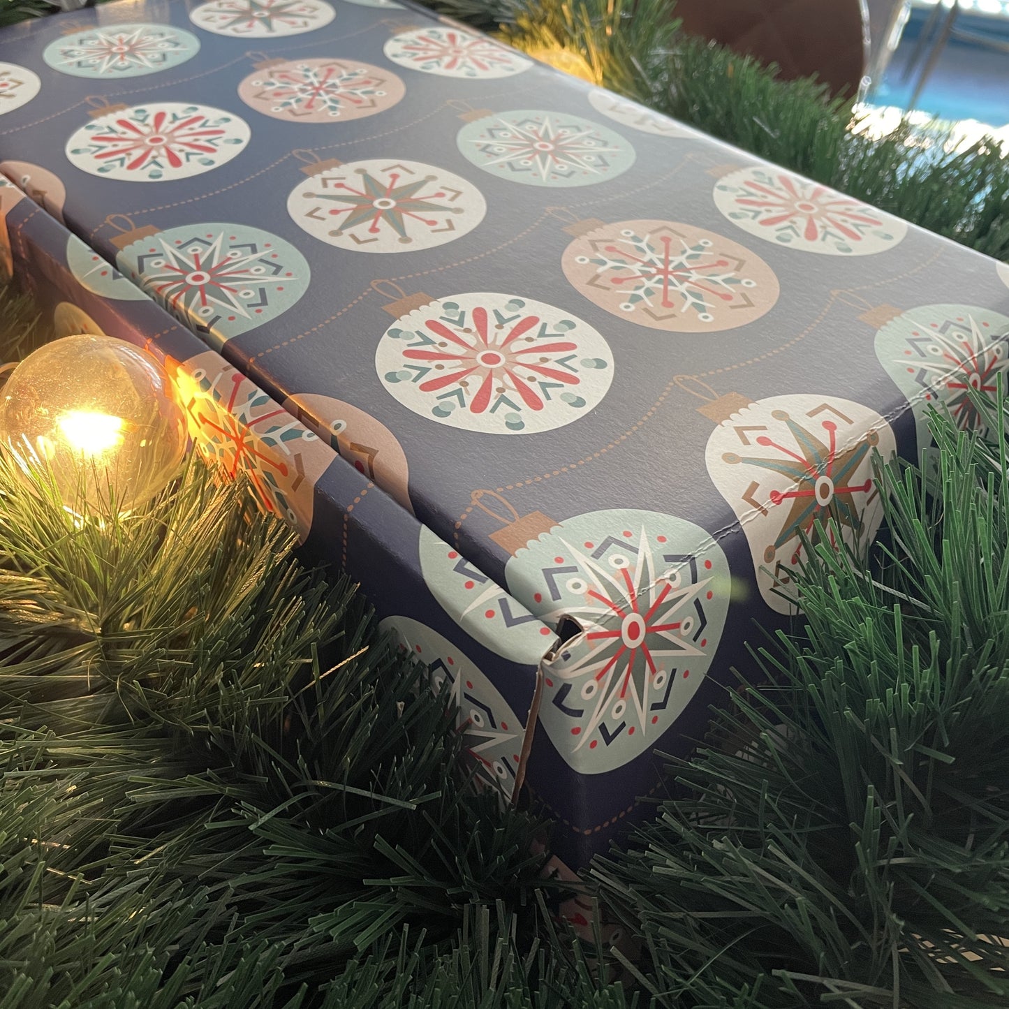 A Christmas wine gift box